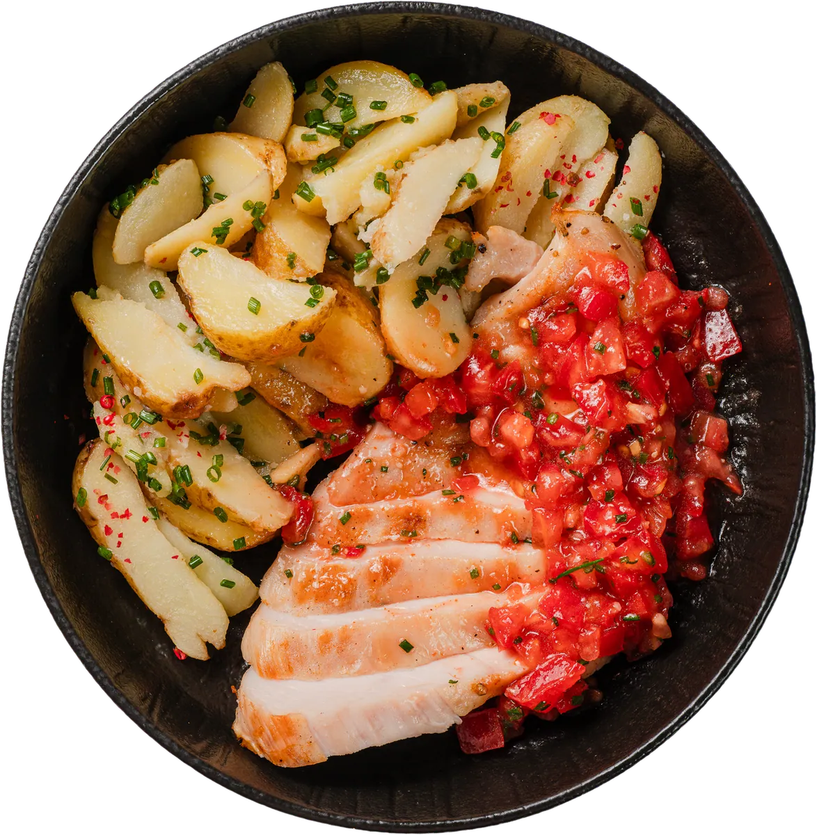 Куриное филе на гриле с вареным картофелем и микрозеленью